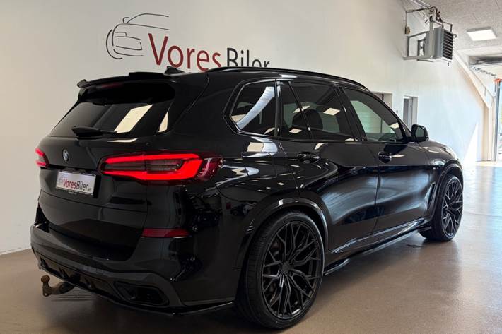 Sort BMW X5 fra 2020