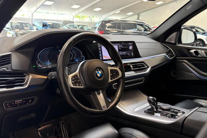 Sort BMW X5 fra 2020