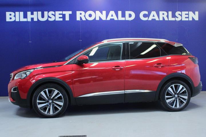 Rød Peugeot 3008 fra 2018