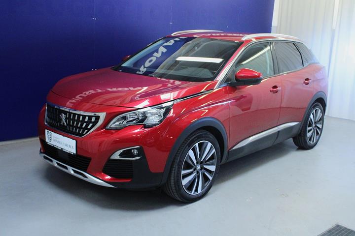 Rød Peugeot 3008 fra 2018