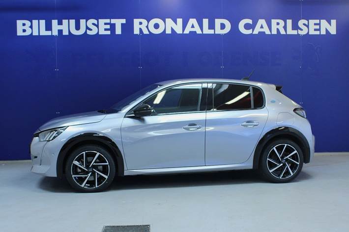 Sølv Peugeot e-208 fra 2023