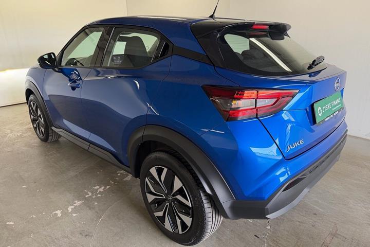 Blå Nissan Juke fra 2023