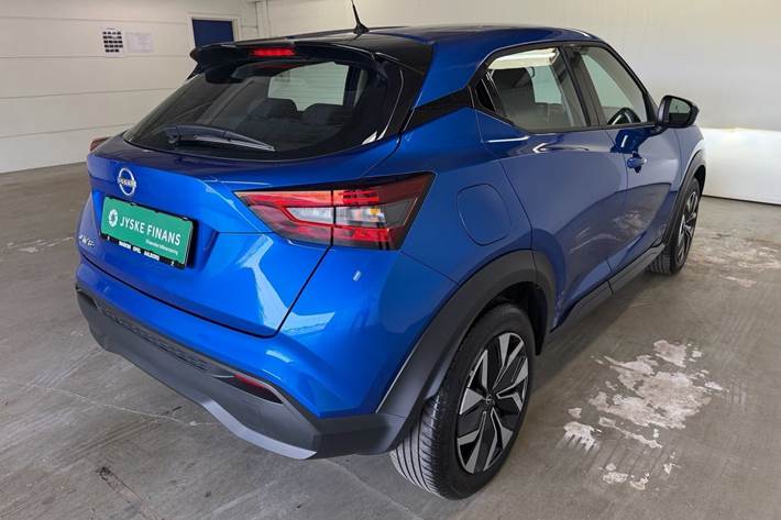 Blå Nissan Juke fra 2023