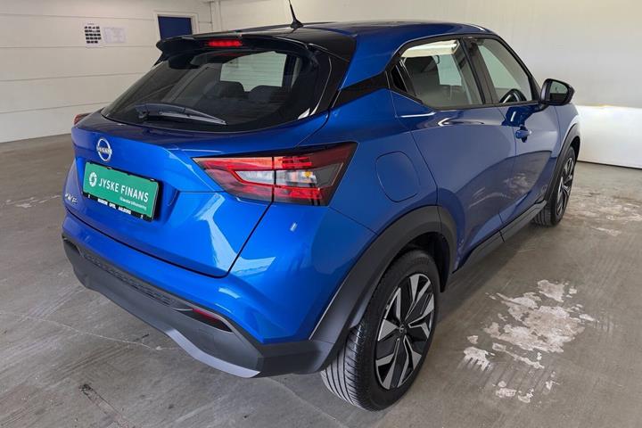 Blå Nissan Juke fra 2023