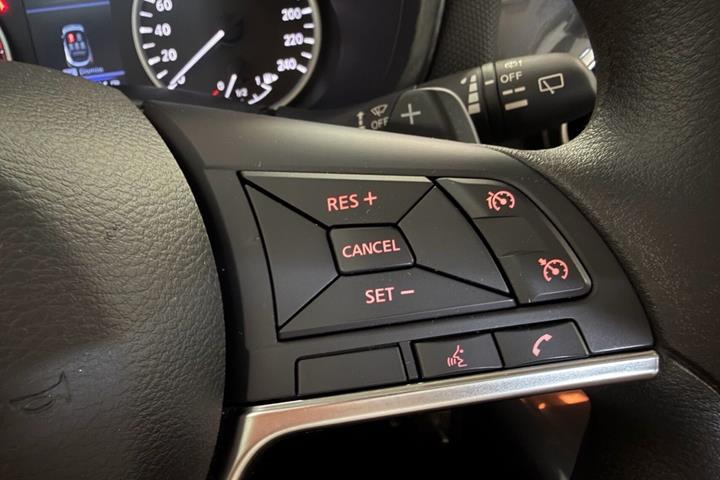 Blå Nissan Juke fra 2023