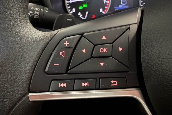Blå Nissan Juke fra 2023