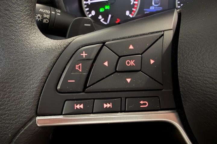 Blå Nissan Juke fra 2023