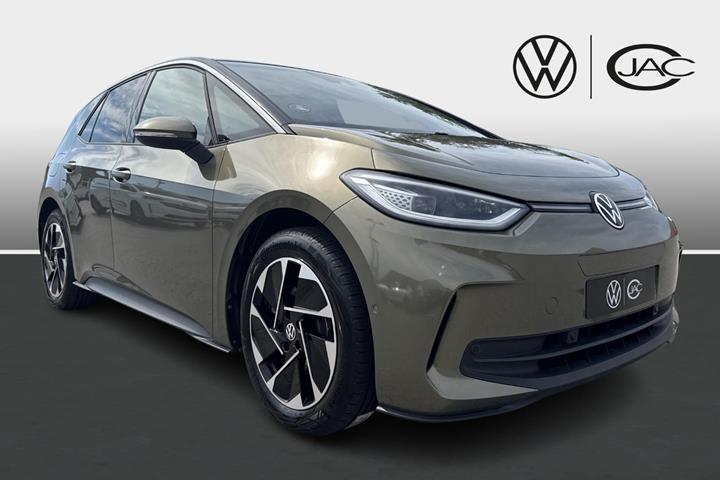 Grøn VW ID.3 fra 2024 set udefra