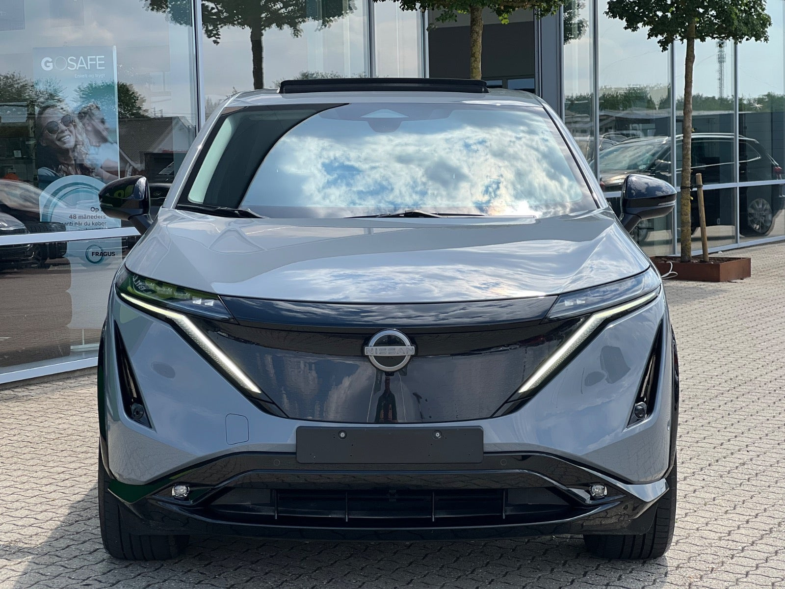 Grå Nissan Ariya fra 2025
