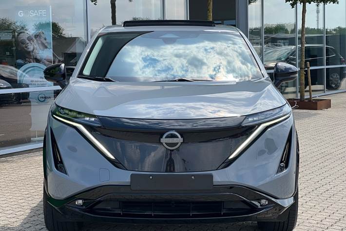 Grå Nissan Ariya fra 2025