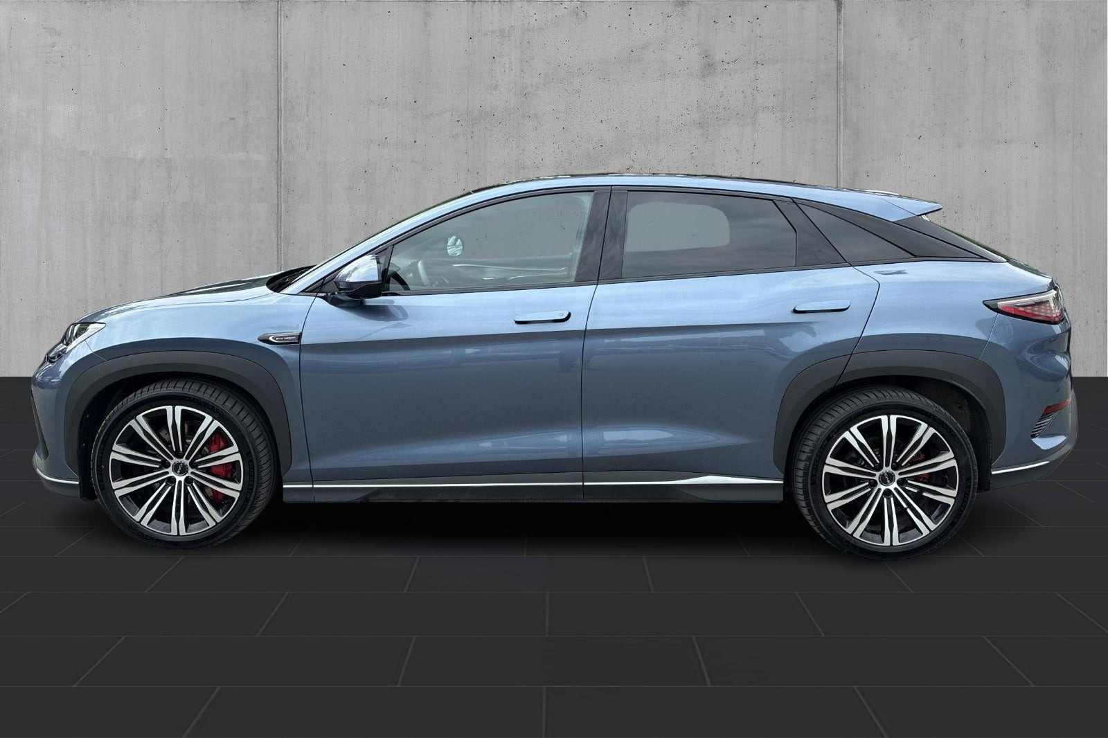 Blå BYD Sealion 7 fra 2024