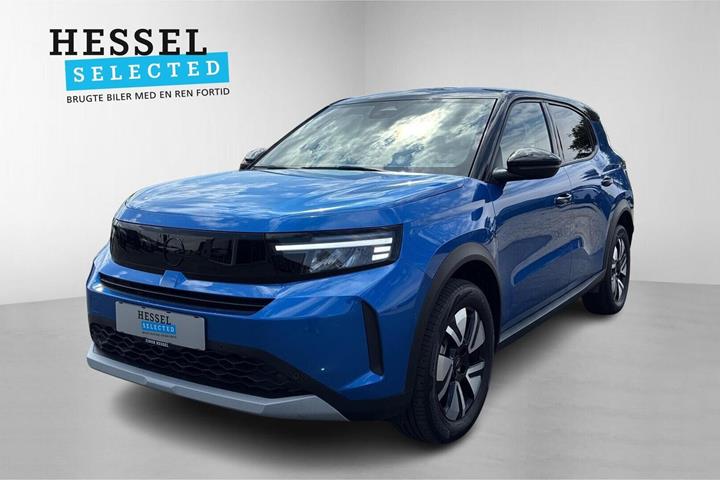 Blå Opel Frontera fra 2025 set udefra