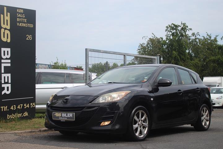 Sort Mazda 3 fra 2010 set udefra