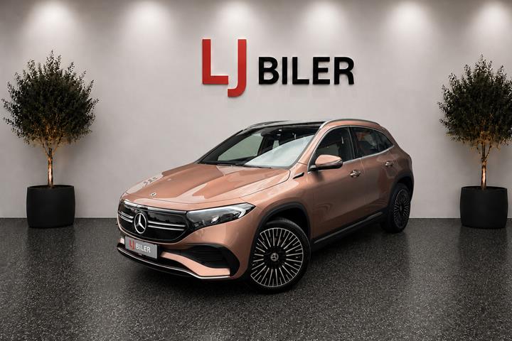 Gul Mercedes EQA250 fra 2022 set udefra