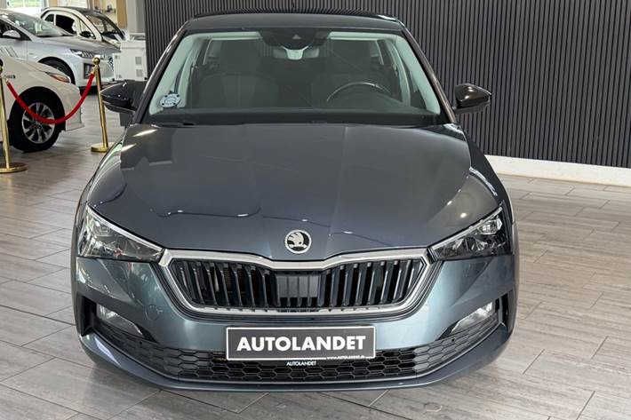 Grå Skoda Scala fra 2020
