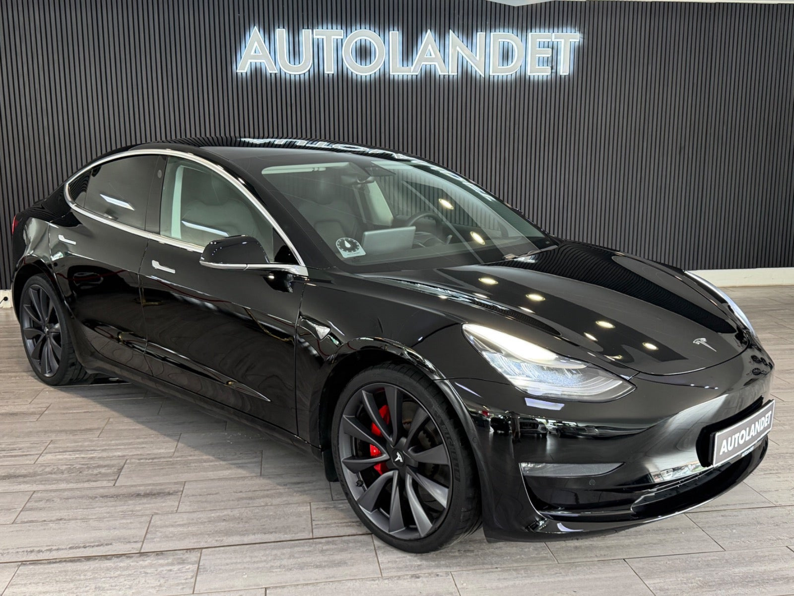 Tesla Model 3 Performance AWD