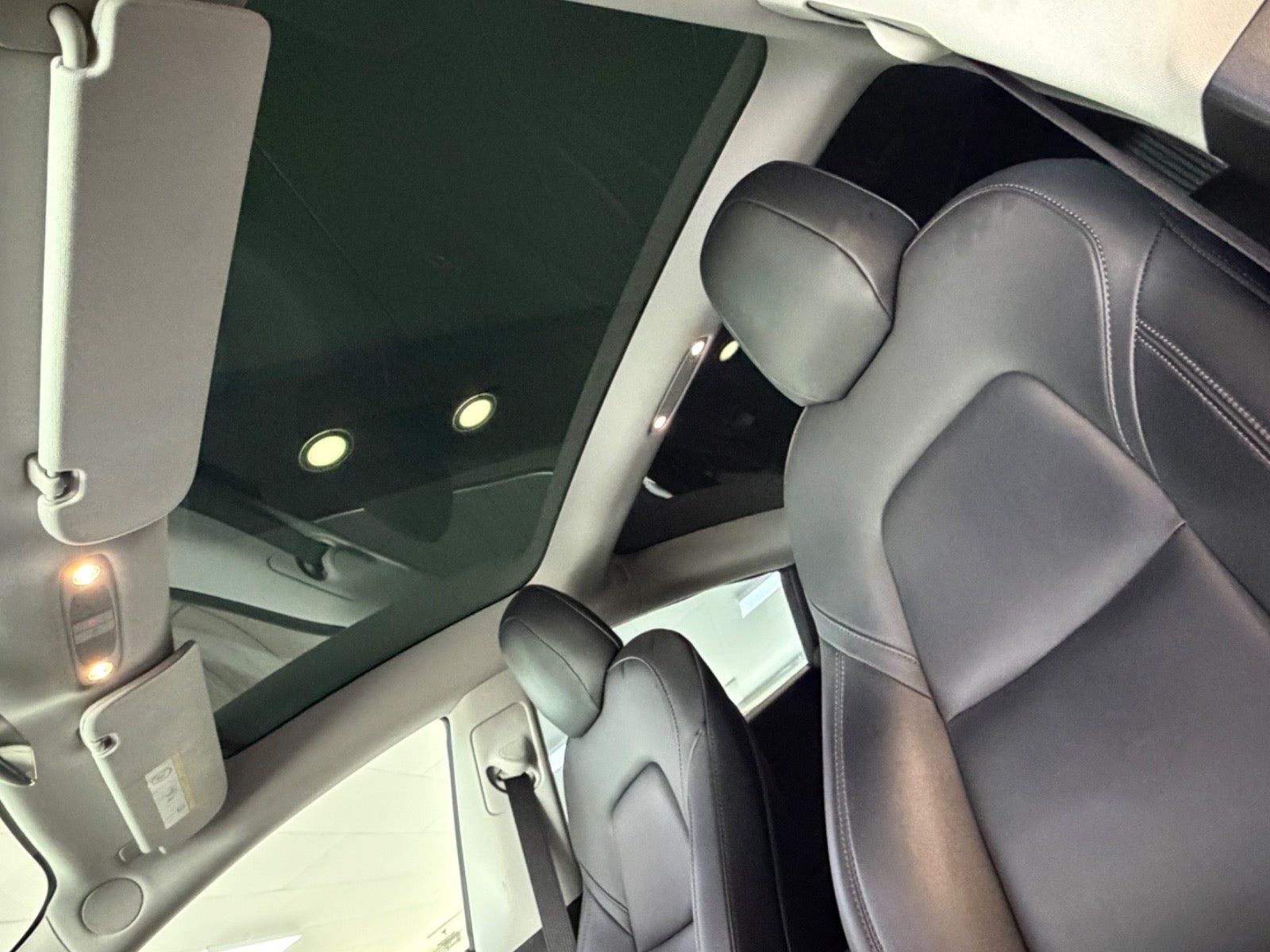 Sort Tesla Model 3 fra 2020