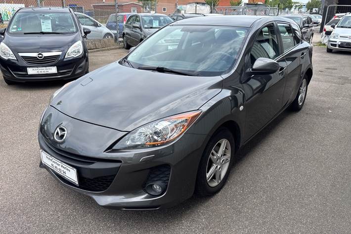 Grå Mazda 3 fra 2012