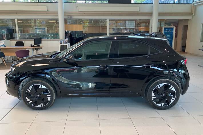 Sort Opel Mokka-e fra 2025