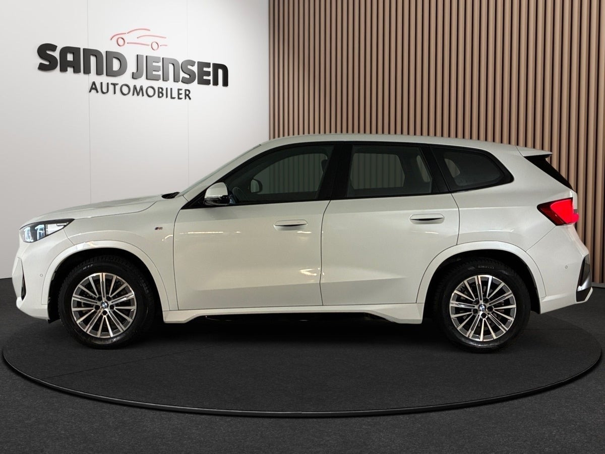 Hvid BMW iX1 fra 2024