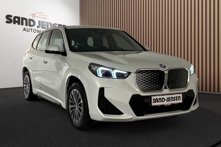 Hvid BMW iX1 fra 2024
