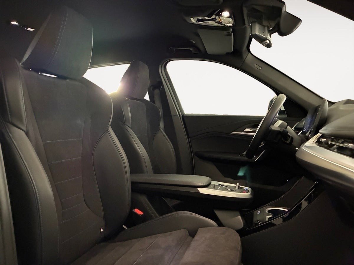 Hvid BMW iX1 fra 2024