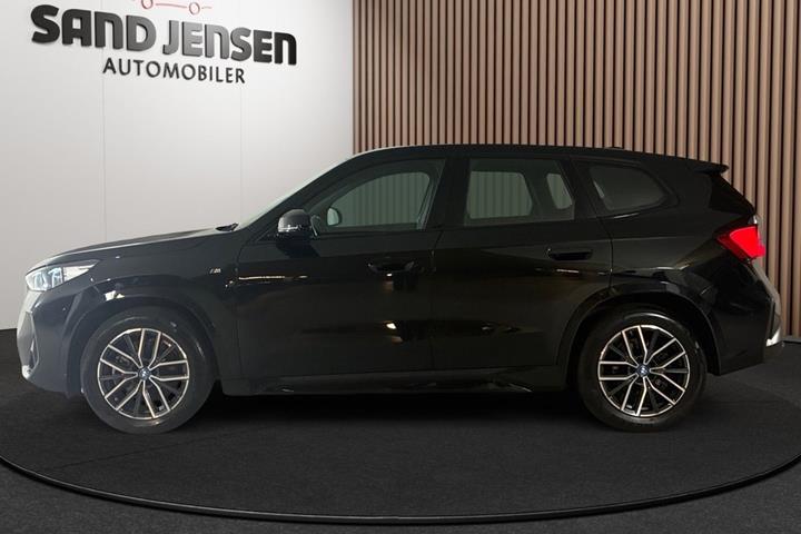 Sort BMW iX1 fra 2024