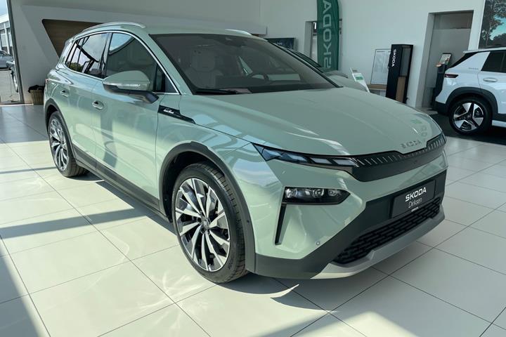 Grøn Skoda Elroq fra 2026 set udefra