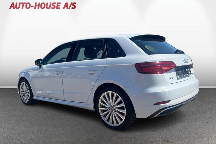Hvid Audi A3 fra 2017