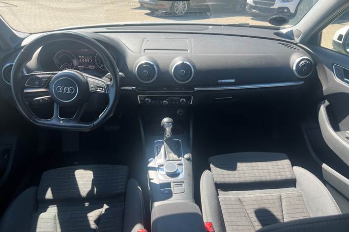 Hvid Audi A3 fra 2017