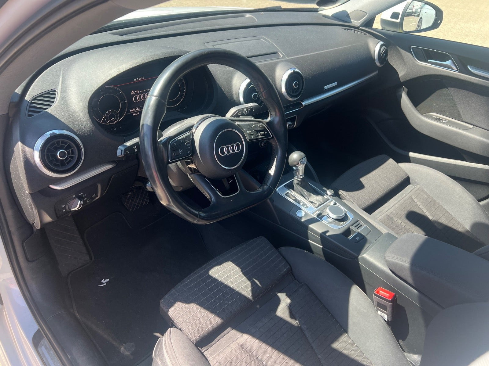 Hvid Audi A3 fra 2017