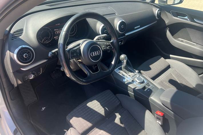 Hvid Audi A3 fra 2017