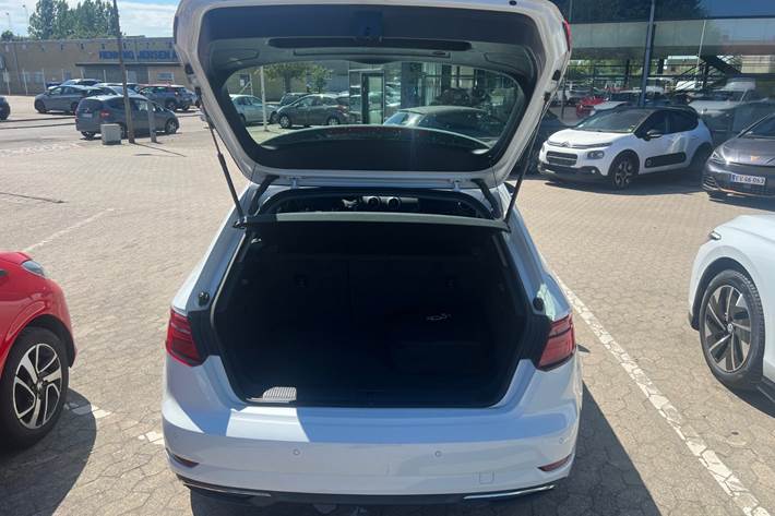 Hvid Audi A3 fra 2017