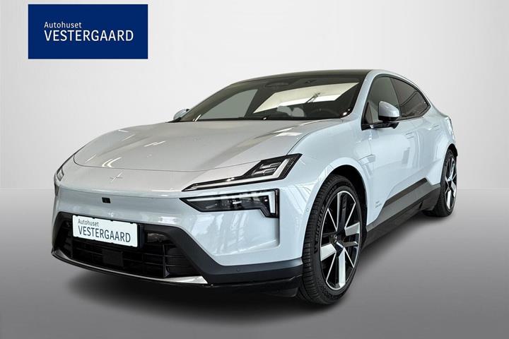 Sølv Polestar 4 fra 2025 set udefra