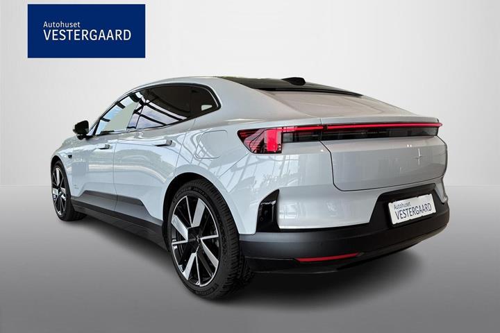 Sølv Polestar 4 fra 2025