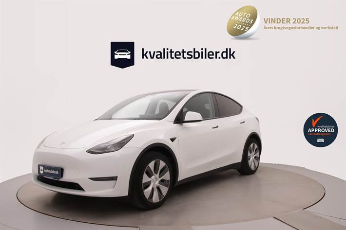 Hvid Tesla Model Y fra 2023