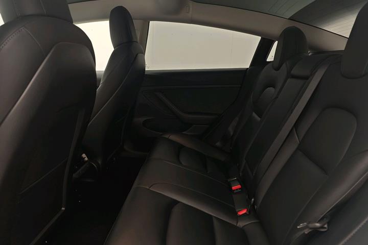Hvid Tesla Model 3 fra 2023