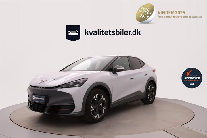 Hvid Cupra Tavascan fra 2025 set udefra