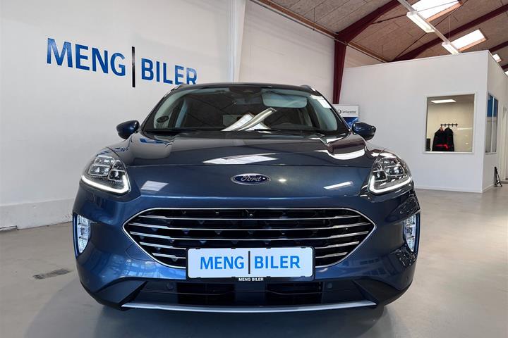 Blå Ford Kuga fra 2021
