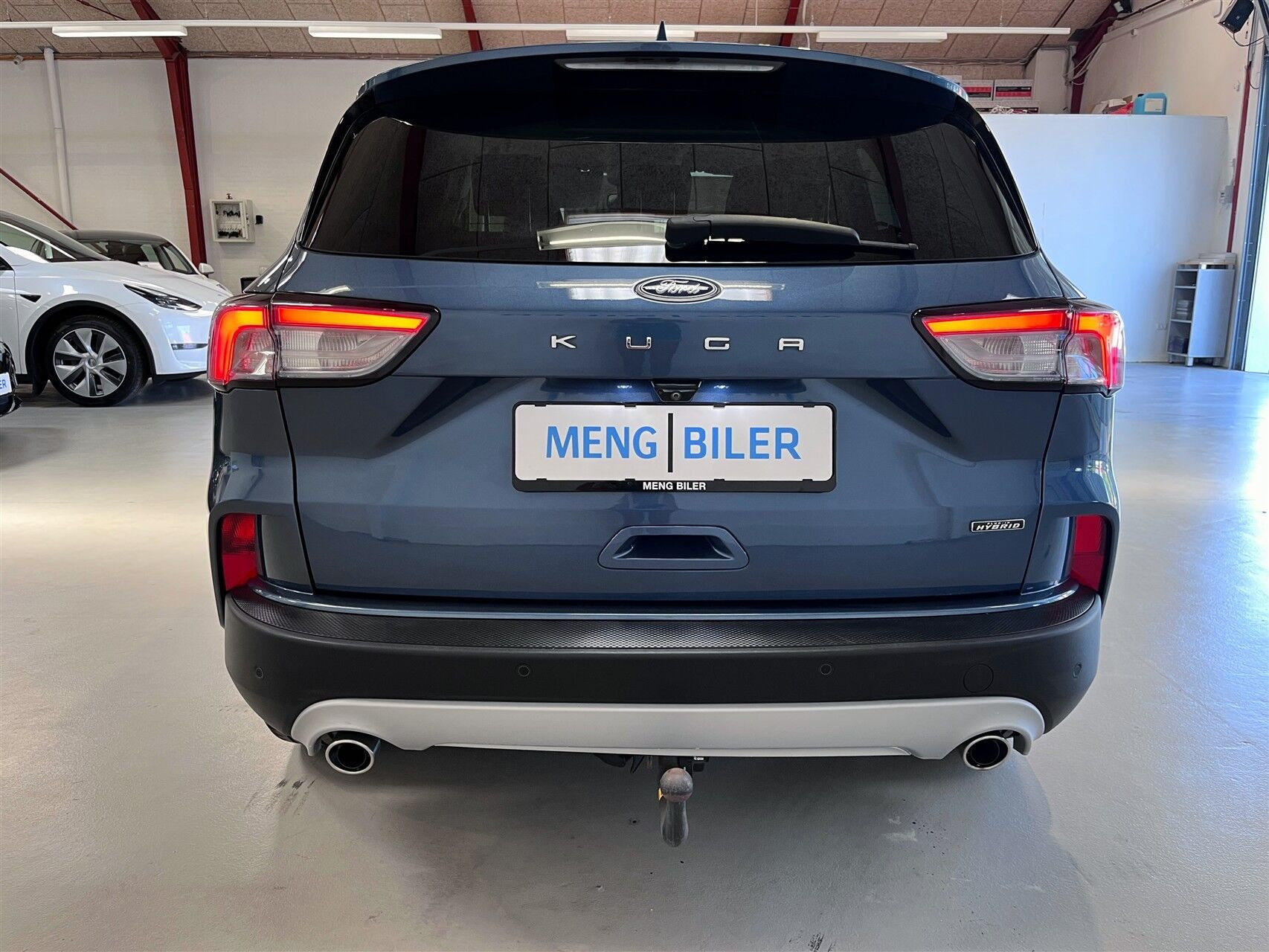 Blå Ford Kuga fra 2021