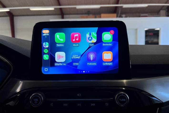 Blå Ford Kuga fra 2021