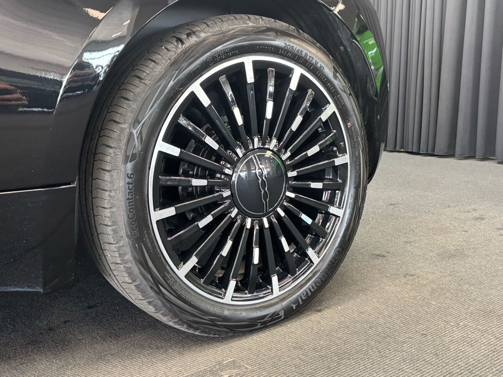 Sort Fiat 500e fra 2023