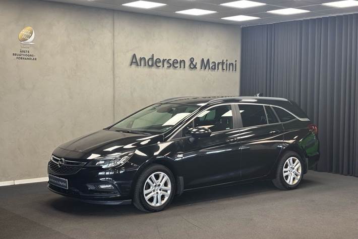 Sort Opel Astra fra 2016