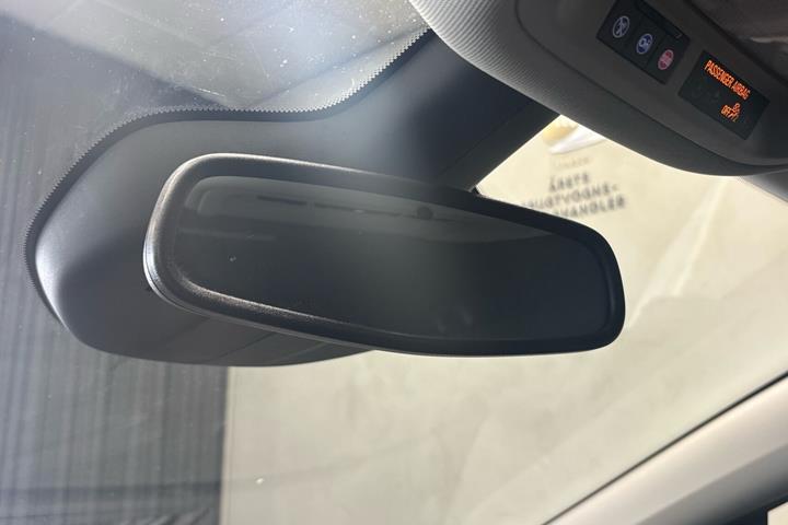 Sort Opel Astra fra 2016