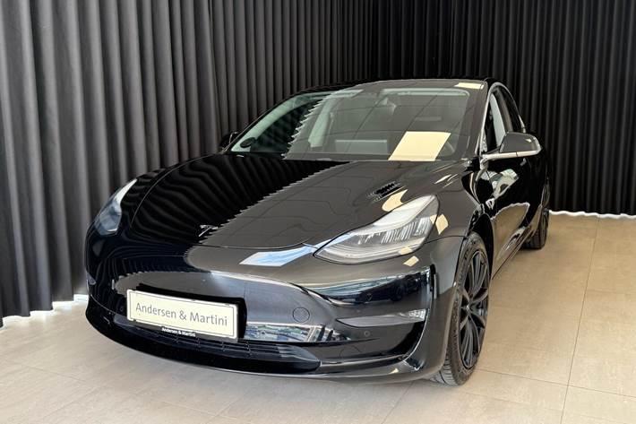 Sort Tesla Model 3 fra 2019