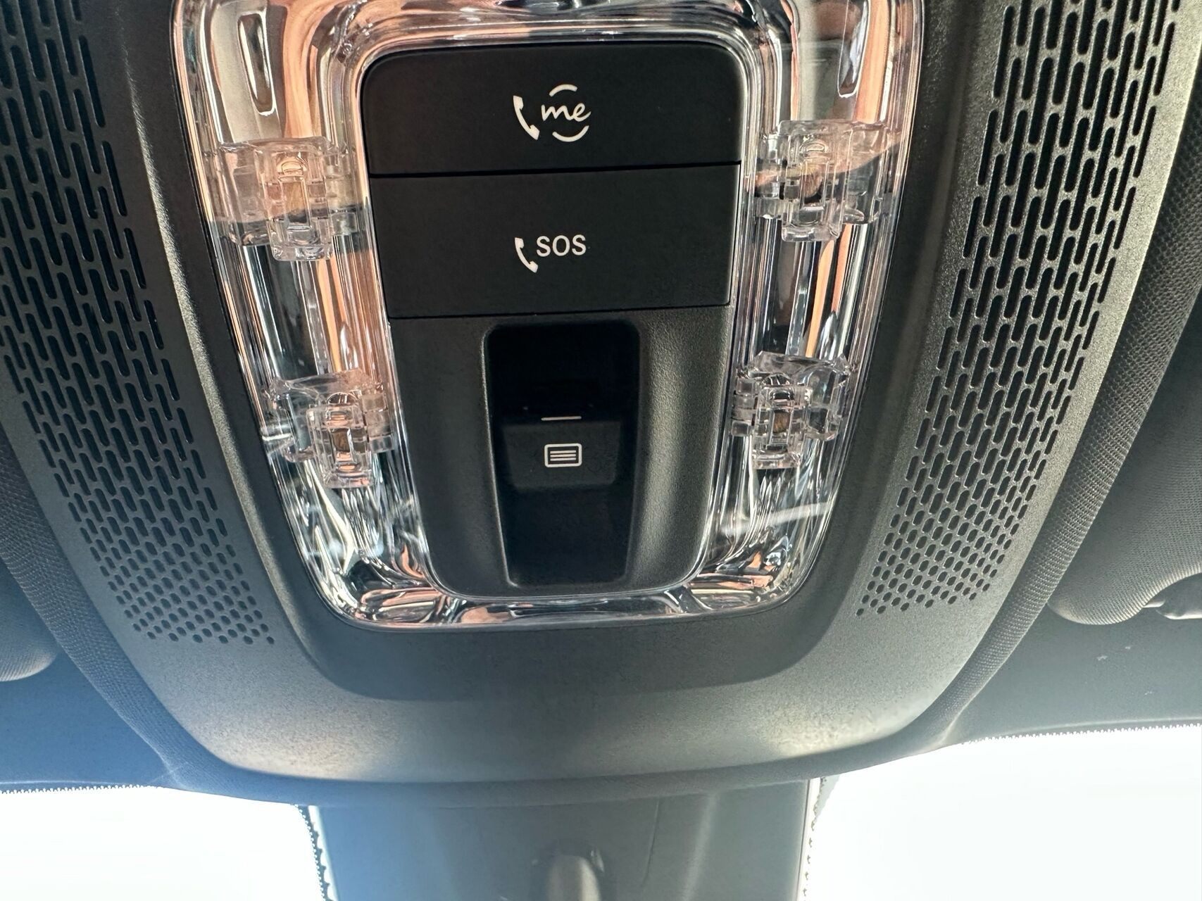 Grå Mercedes GLB220 d fra 2022