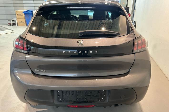 Grå Peugeot 208 fra 2020