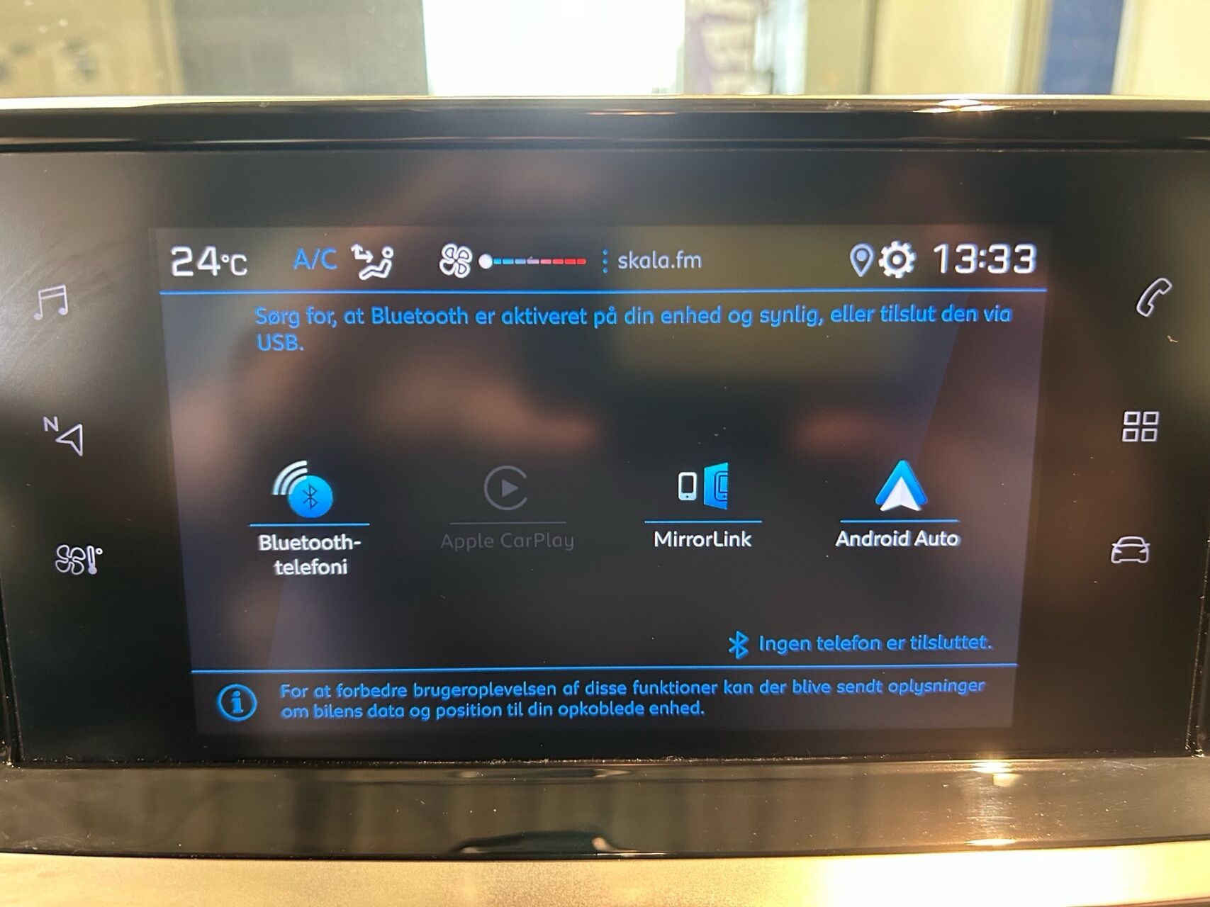 Grå Peugeot 208 fra 2020