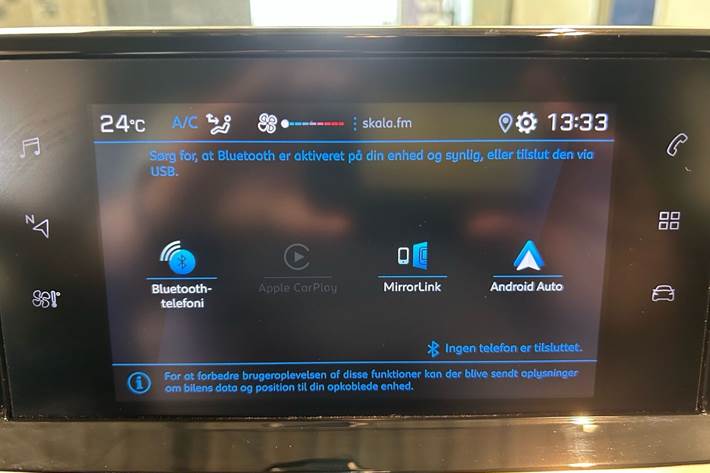 Grå Peugeot 208 fra 2020