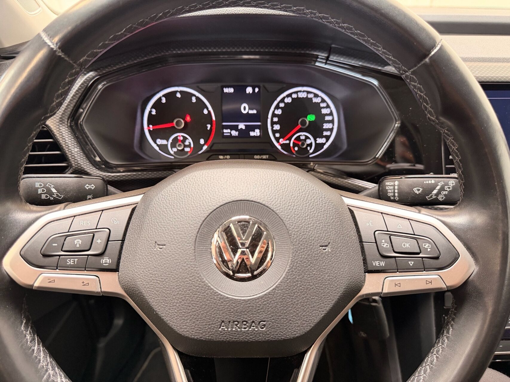 Beige VW T-Cross fra 2020